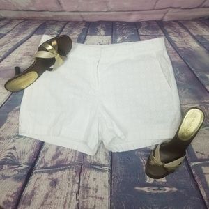 Ann Taylor White Embroidered Short Size 4